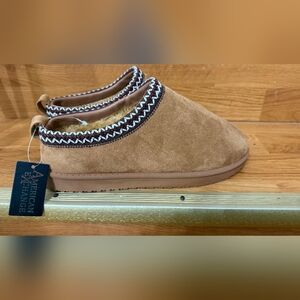NWT American Exchange Brown Slip-On Slippers SIZE 8